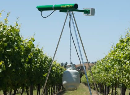 Vinetech Birdscarer with Light Sensor and Timer